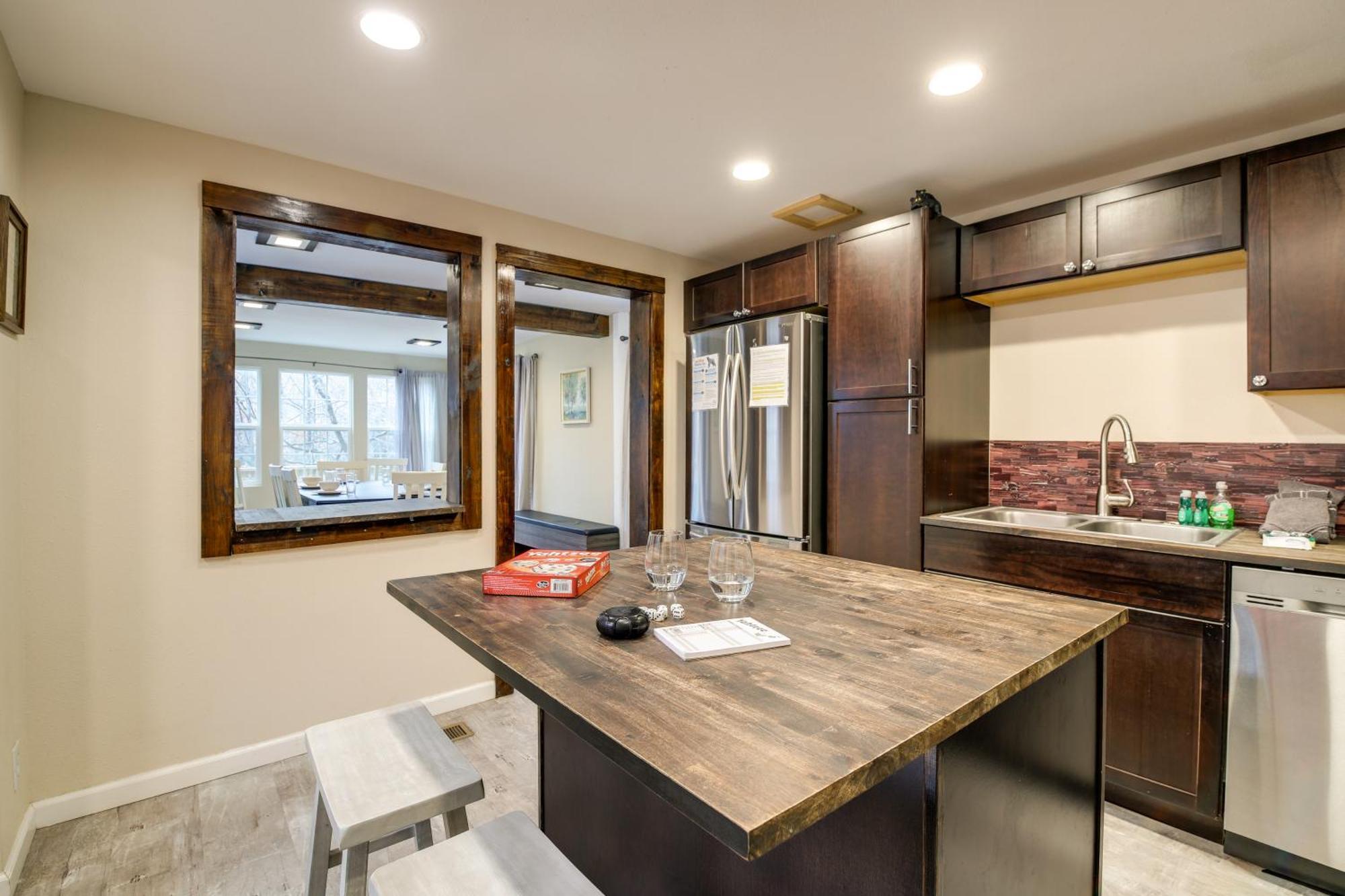 Updated Cobbly Nob Resort Home With Hot Tub! Гатлинбург Экстерьер фото