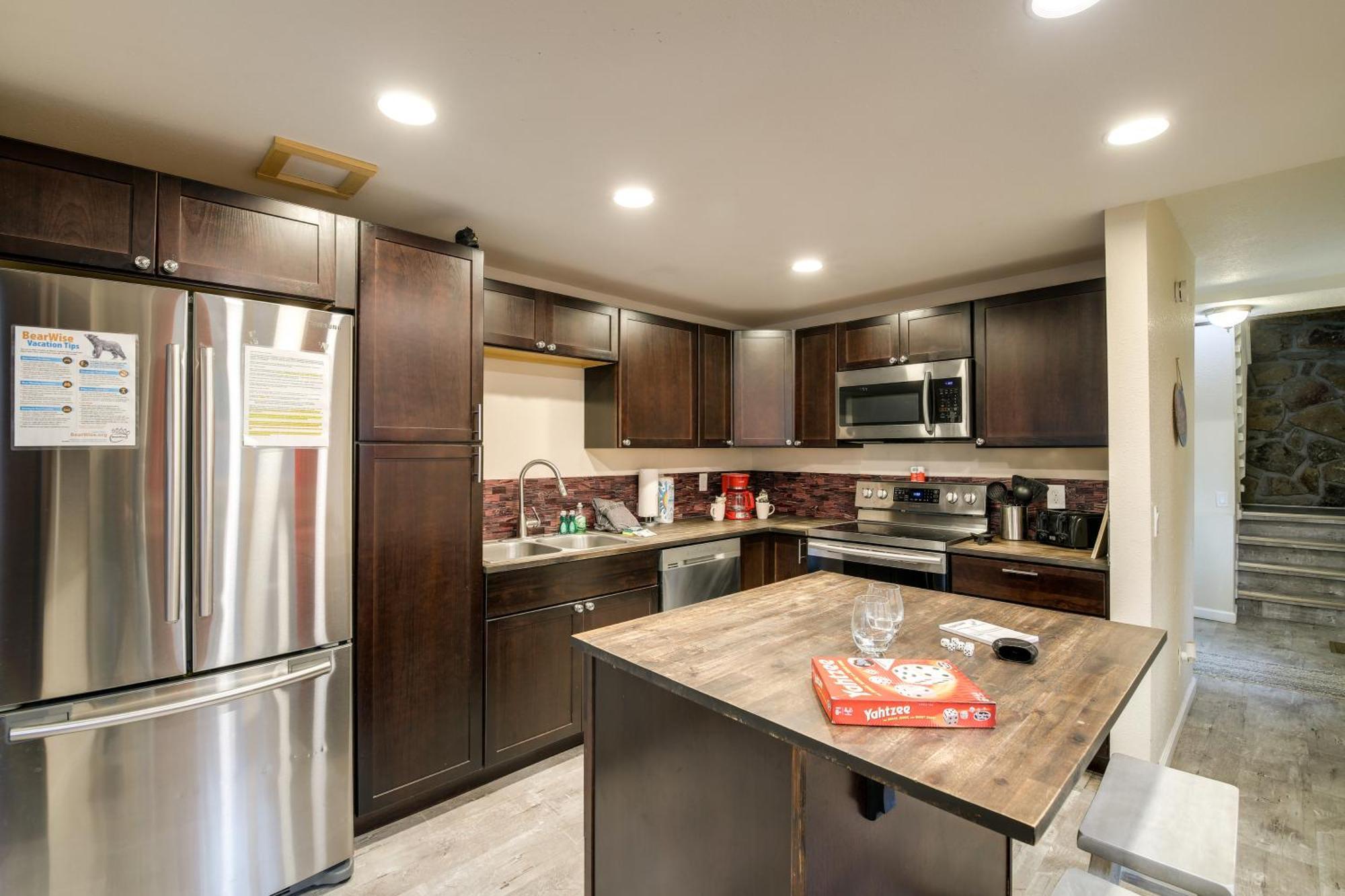Updated Cobbly Nob Resort Home With Hot Tub! Гатлинбург Экстерьер фото