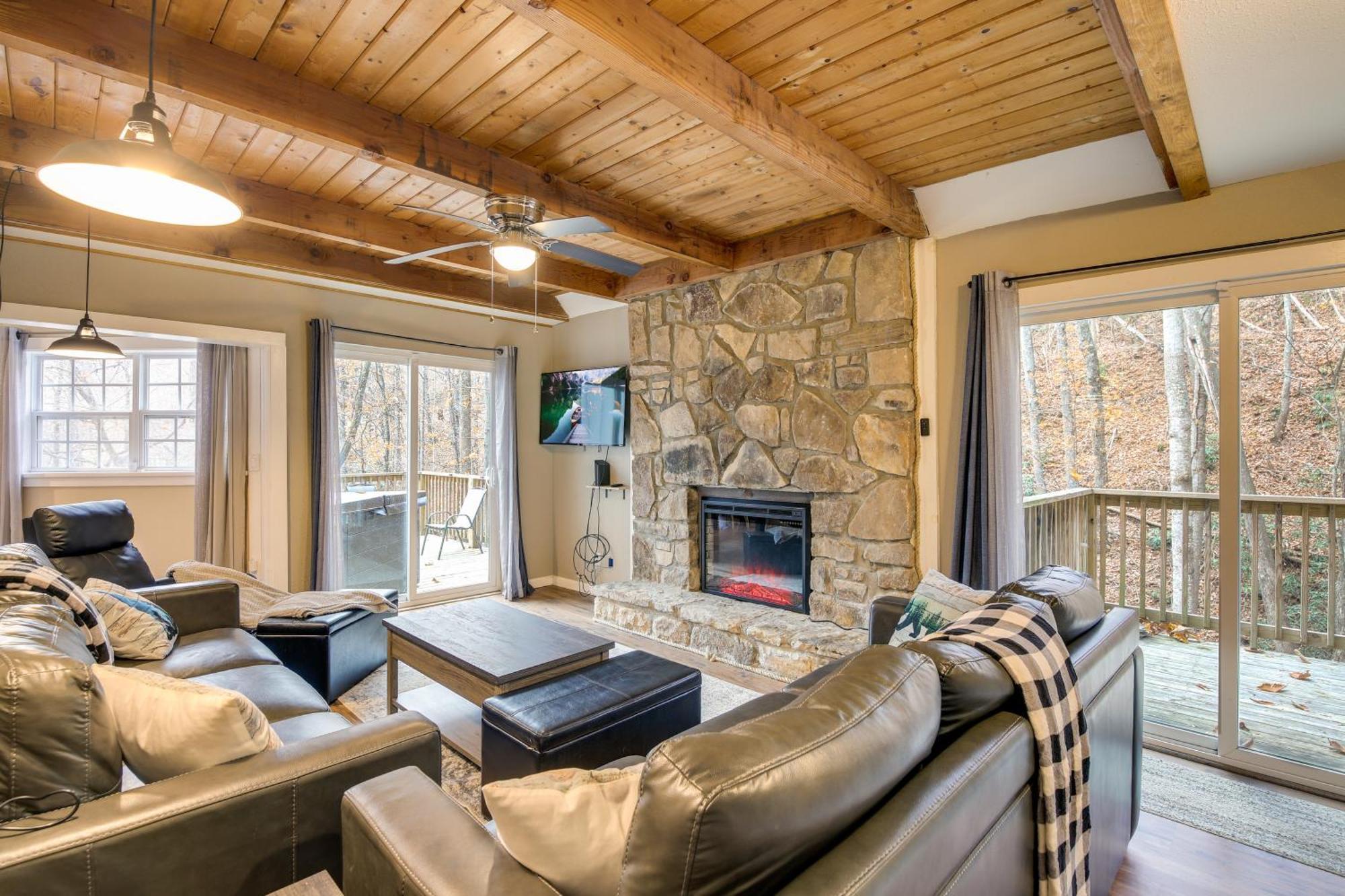Updated Cobbly Nob Resort Home With Hot Tub! Гатлинбург Экстерьер фото