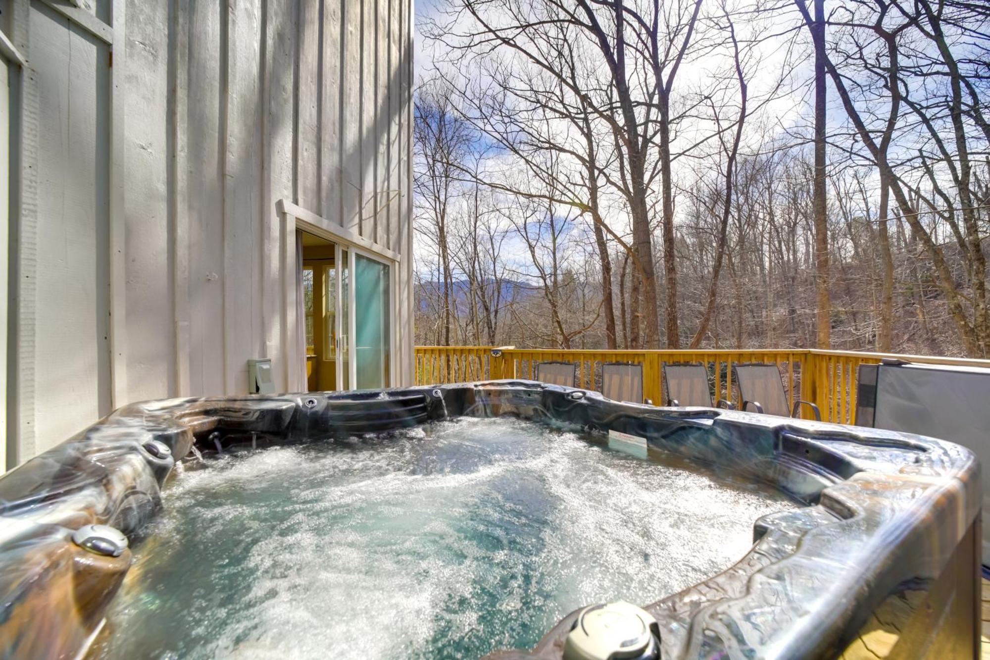 Updated Cobbly Nob Resort Home With Hot Tub! Гатлинбург Экстерьер фото