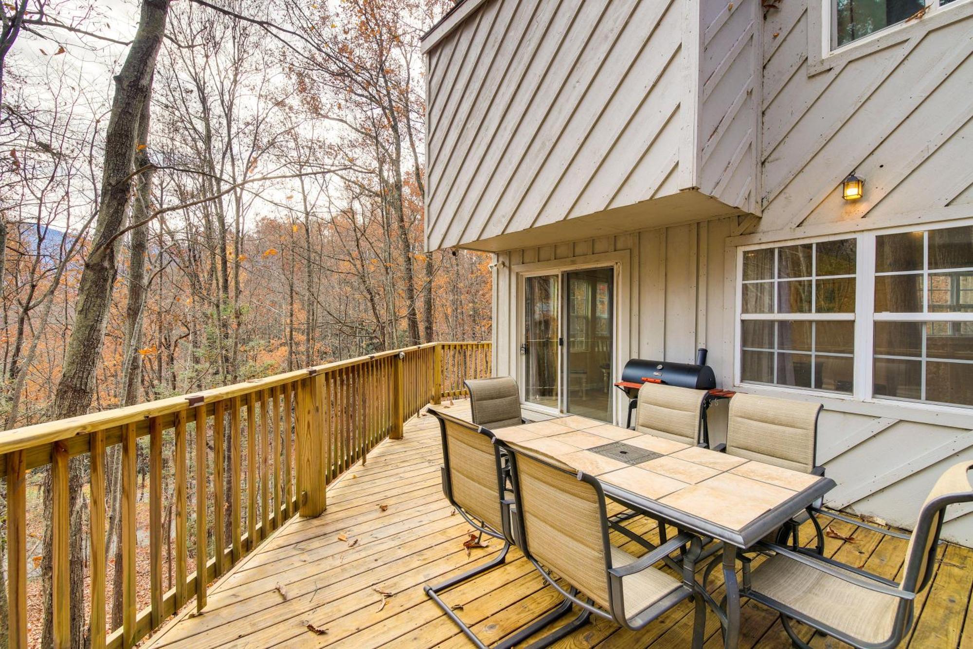 Updated Cobbly Nob Resort Home With Hot Tub! Гатлинбург Экстерьер фото
