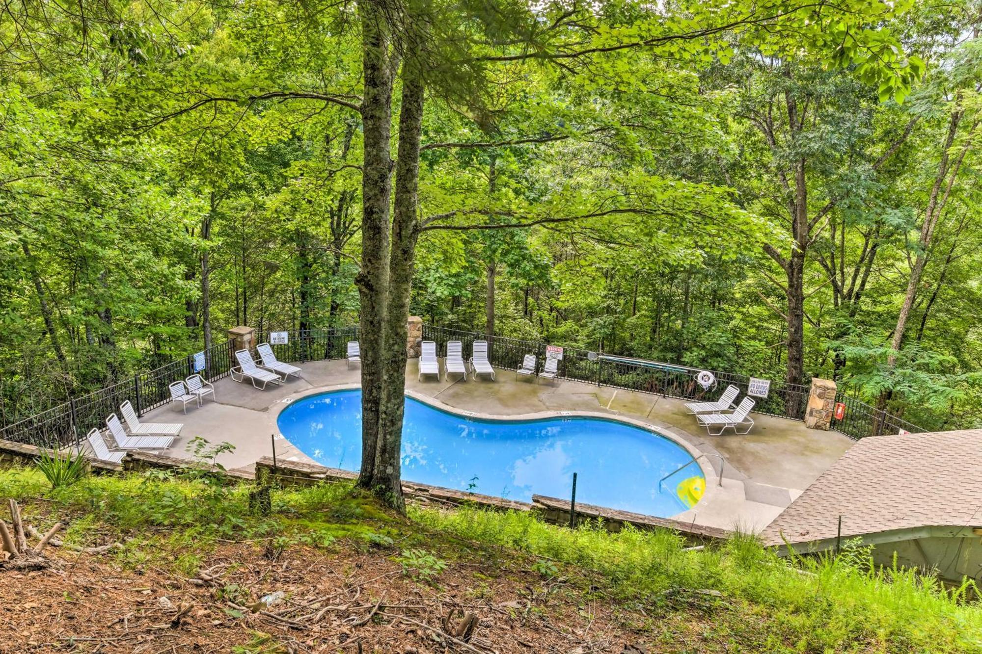 Updated Cobbly Nob Resort Home With Hot Tub! Гатлинбург Экстерьер фото
