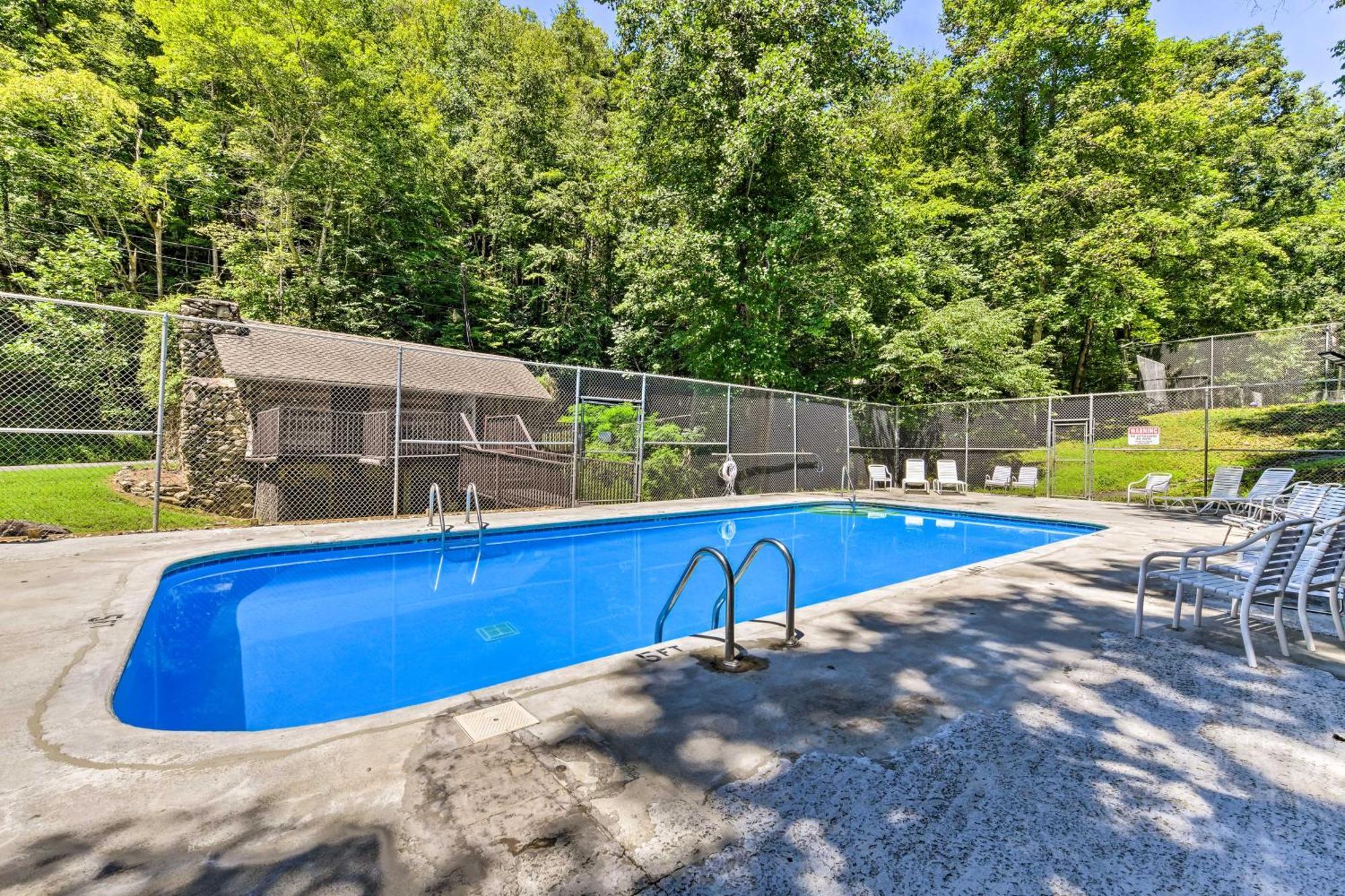 Updated Cobbly Nob Resort Home With Hot Tub! Гатлинбург Экстерьер фото